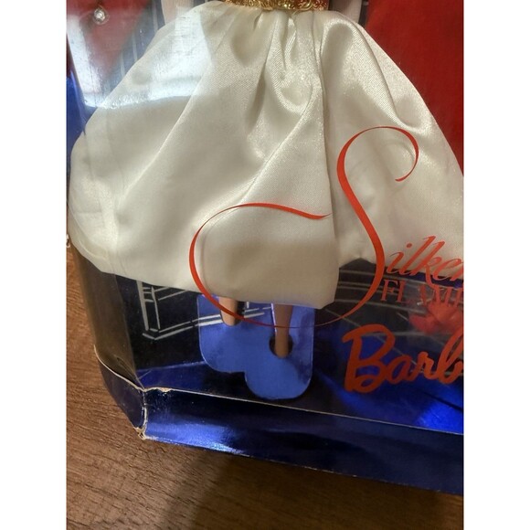 Vintage 1997 Silken Flame Brunette Barbie 1960's Fashion Reproduction *read - Picture 14 of 16
